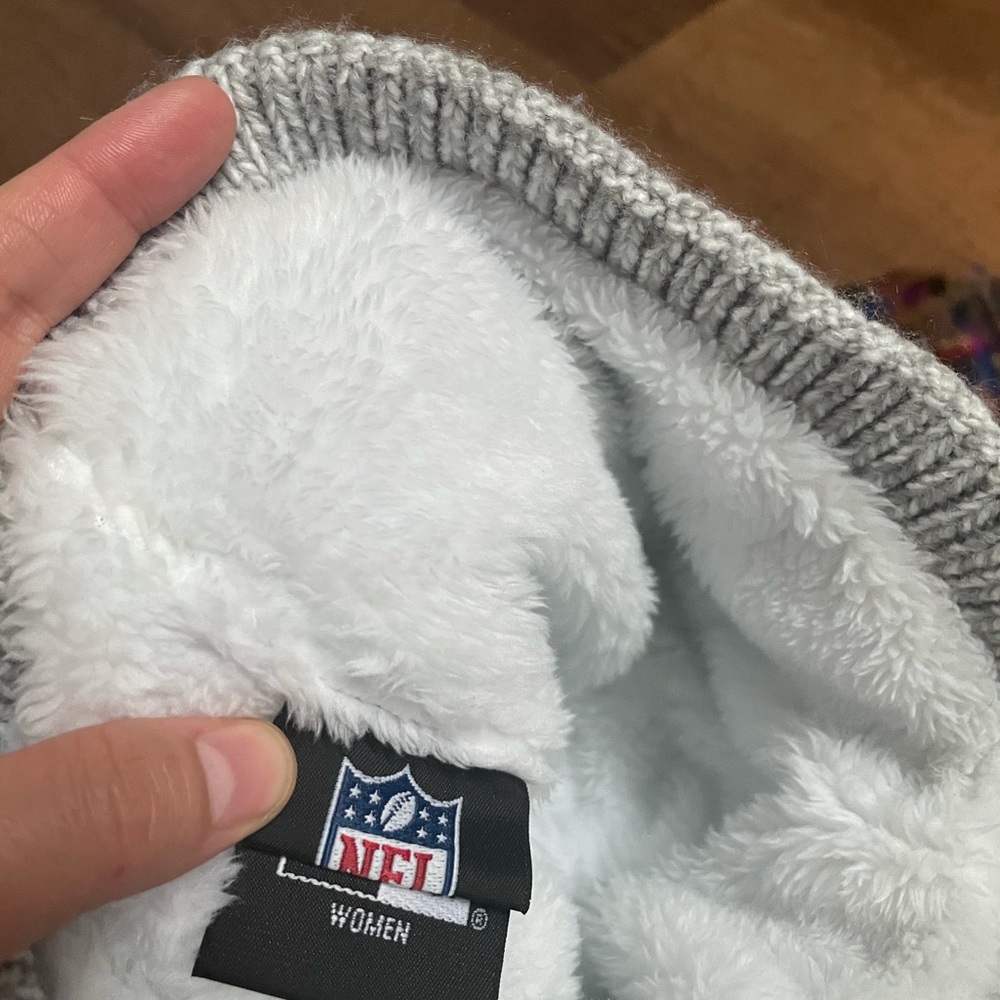 Eagles winter hat - Picture 4 of 4